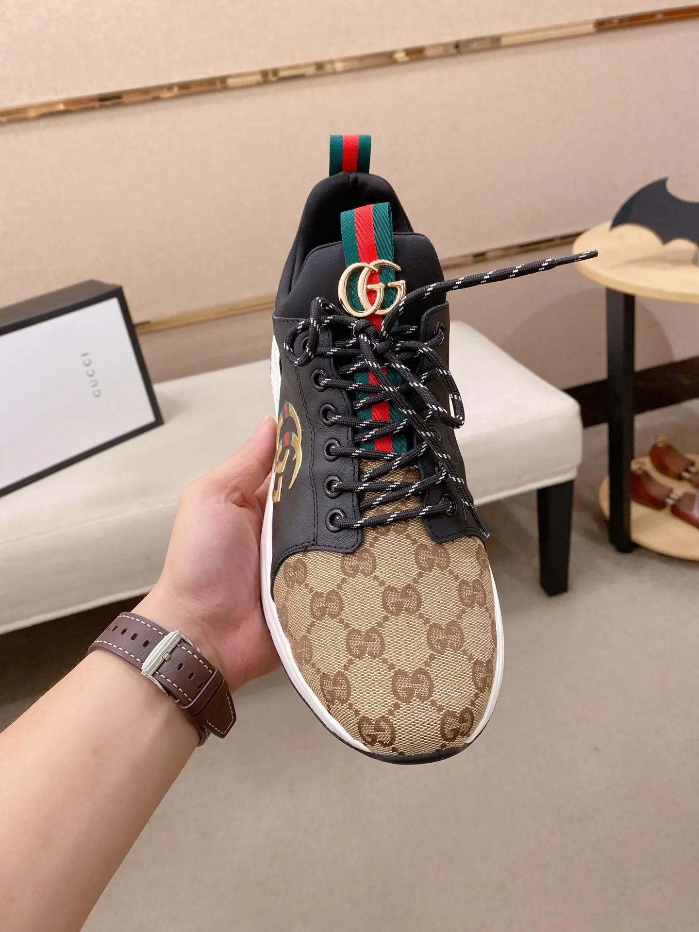 Men's clothing and shoes💰:462💰 (GUCCI) The latest model from the official website🎁🎁Casual and fashionable men's shoes👟, hot style💥The version is simple and elegant, exclusive for trendy men. The unique latest brand elements from the official website👑Original Gucci decoration, fashionable and generous, the fabric is original cowhide ✅Mesh breathable lining, the official website specifies wear-resistant casual outsole, the classic model is taken in kind at the counter🎬38-44 (can be customized for 45 non-refundable)